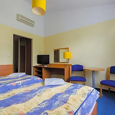 A4 Airport Krakow Mop Morawica 3*